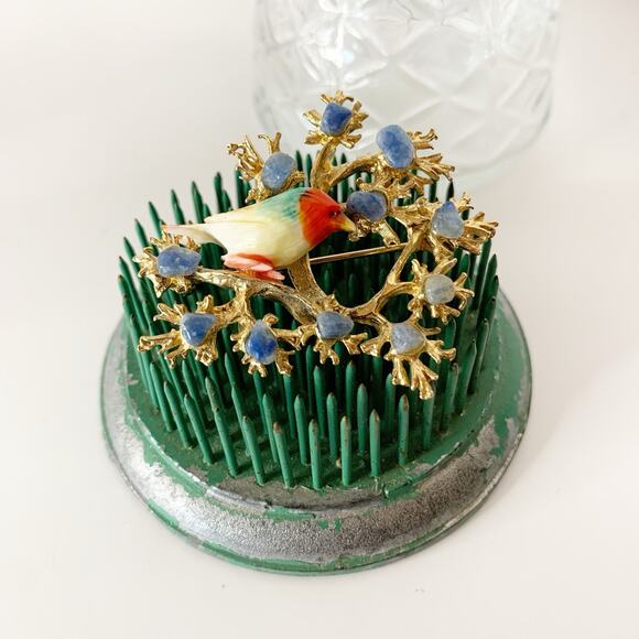 Vintage Enamel Bird Brooch Pin On Branch Gold Tone Blue Rhinestone Prong 1.75" - Picture 4 of 8